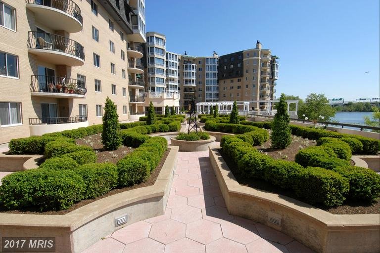 Porto Vecchio 1250 S Washington Street Alexandria VA 22314